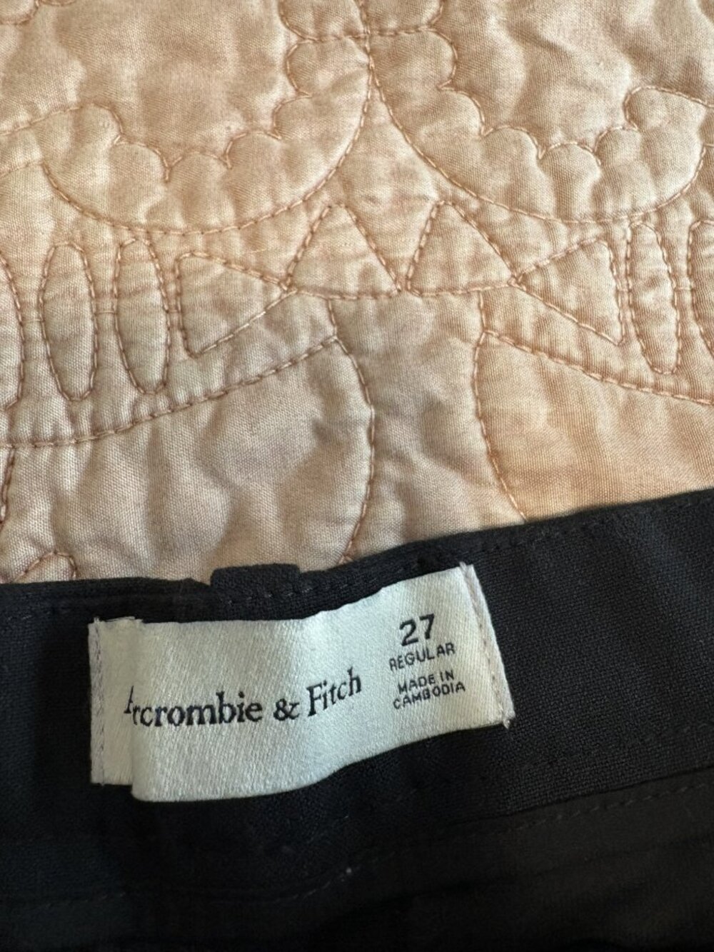 Abercrombie Women's Mid Rise Tailored Capri Pant - Picture 3 of 3